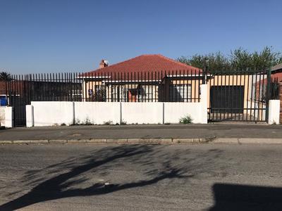 House For Sale in Townsview, Johannesburg